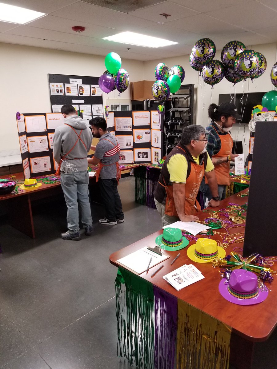 BrittanyHD_8463's tweet photo. Our SAW event has started! #PacCentralSAW #teamElMonte #servicesawarenessweek https://t.co/SI3xfogRHX