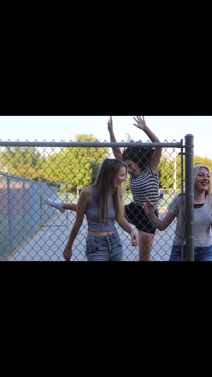 _elliizzaabeth_'s tweet photo. Happy Birthday to one of the sweetest, kind hearted, gorgeous girls out there!!! Love you so much Micah thank you for being an amazing friend through the years!!! Hope your 18th is the best yet!!!!🎉❤️ @MLytten https://t.co/3YyALJcHYu