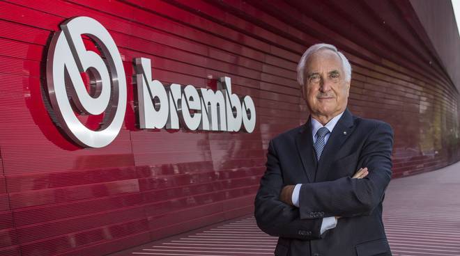 Continua a far discutere la frenata di Mister Brembo, Alberto Bombassei, sull'auto elettrica. Ecco il suo pensiero in 5 pillole, tra difesa del diesel, allarme occupazione e pericolo Cina. Con il controcanto di <a href="/MauroTedeschini/">Mauro Tedeschini</a> 
vaielettrico.it/la-frenata-sul…
<a href="/BremboBrakes/">Brembo</a> <a href="/PaoloBricco/">Paolo Bricco</a>