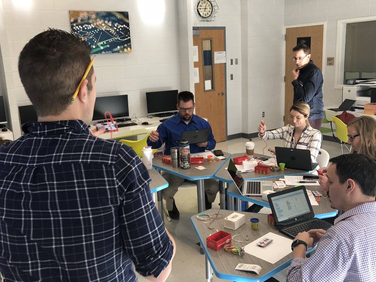 FCLEdu's tweet photo. Building upon the @scratch coding they learned this morning, these educators from @GrahamWindham @graham_ufsd are creating musical instruments using code, copper tape, and cardboard! 

#hplearningstudio https://t.co/CPUr6pQqH7