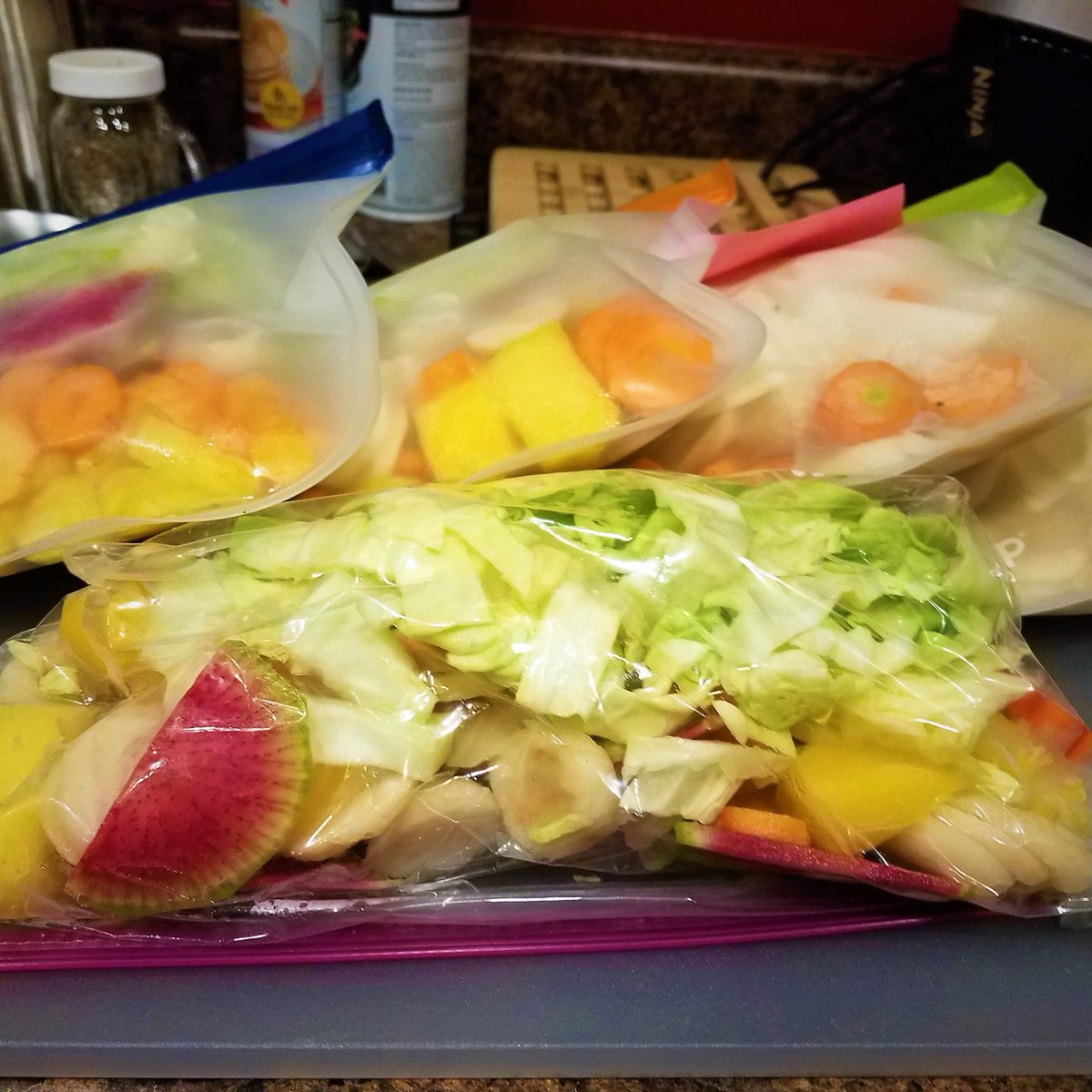 PWYPPodcast's tweet photo. For this week's #motivationmonday I thought I would share a snapshot of what my meal prep looks like.
#practicewhatyoupreachpodcast #PWYP #healthpodcast #mealprep #mealplanning #healthy #healthyeating #healthycooking #smartcooking #quickmeals #consistency #practicemakesperfect https://t.co/C1WVGJo3i1