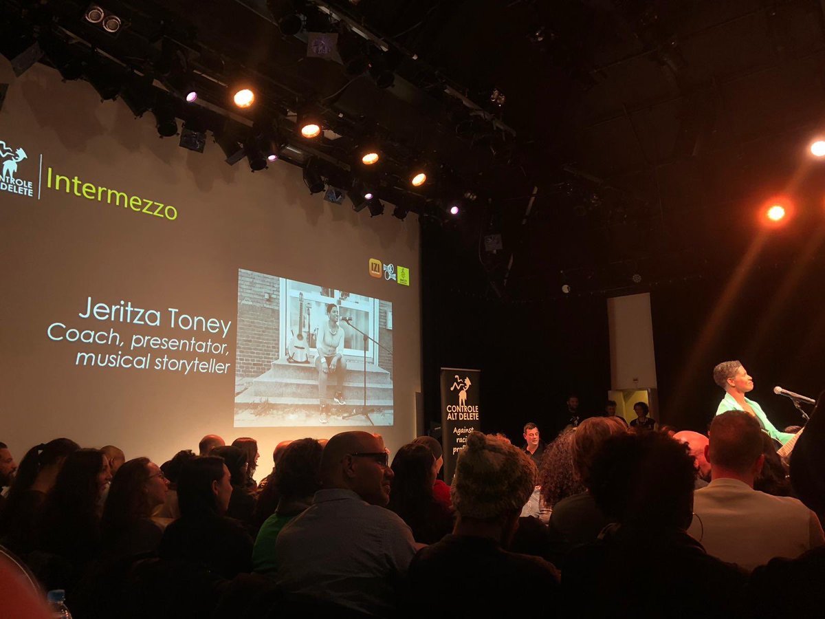 CntrleAltDlt's tweet photo. Intermezzo door @JeritzaToney Verdacht of heeft u macht? Verdacht samen hebben we macht. #verdacht #controlealtdelete #politievaniedereen https://t.co/7yLCvtlMlG