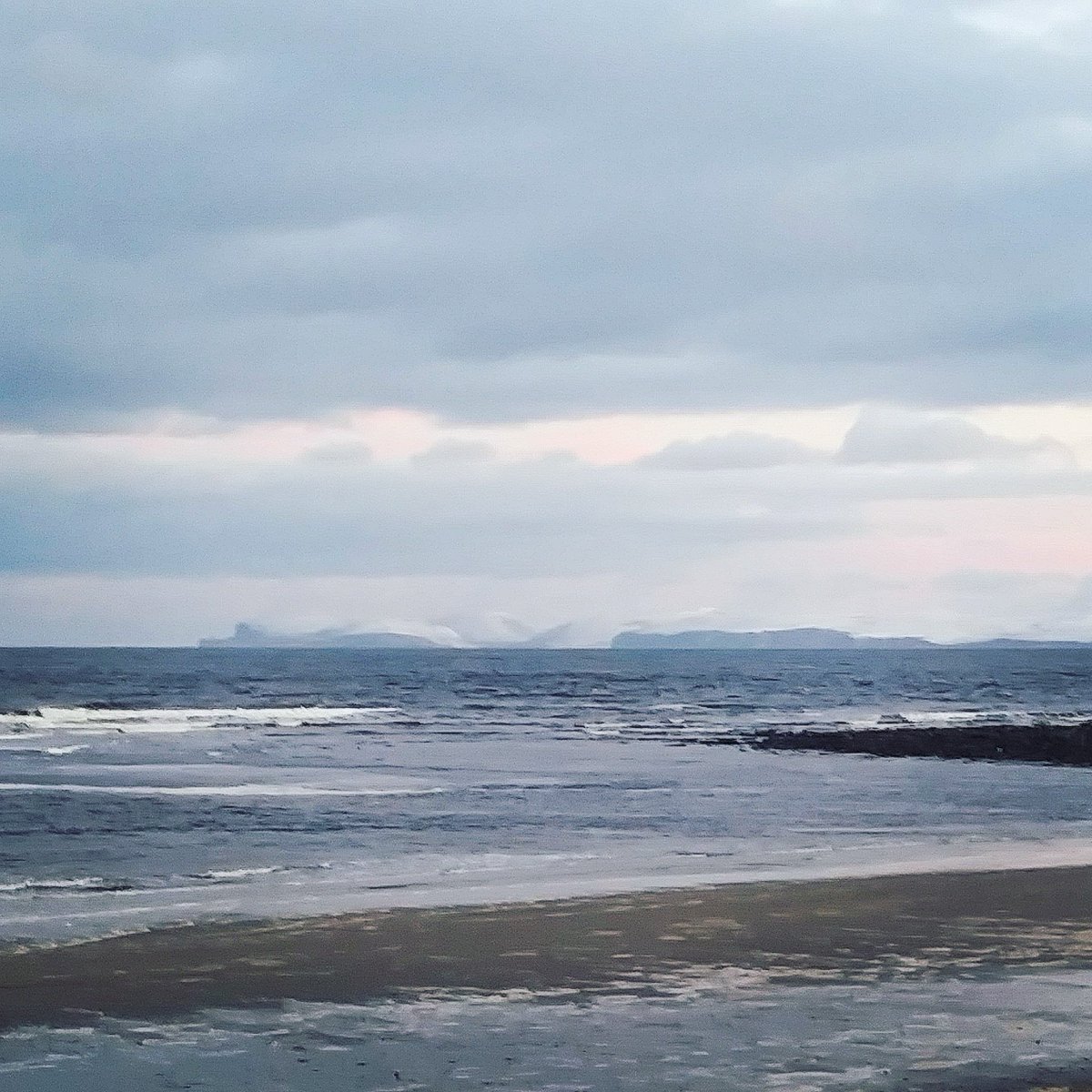 HettyL123's tweet photo. Didn't think the view could get any better until Orkney got a bit if snow https://t.co/Af2JgBEwQT