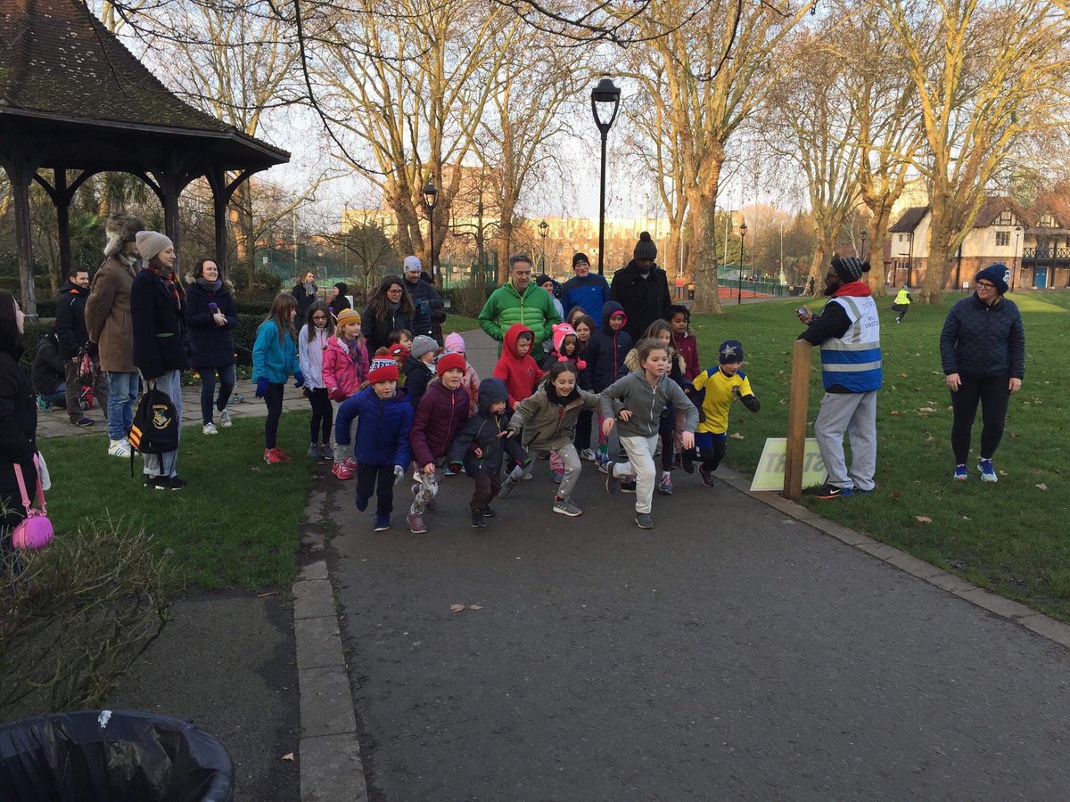juniorparkrunUK's tweet image. We recorded 15,390 junior participants yesterday across 240 events and welcomed 1,398 genuine first timers 🥳

Huge thanks to the 4,619 volunteers who stepped into the hi-vis to make the magic happen 🤩

We welcomed Paddington Rec junior parkrun to the #parkrunfamily yesterday 👋