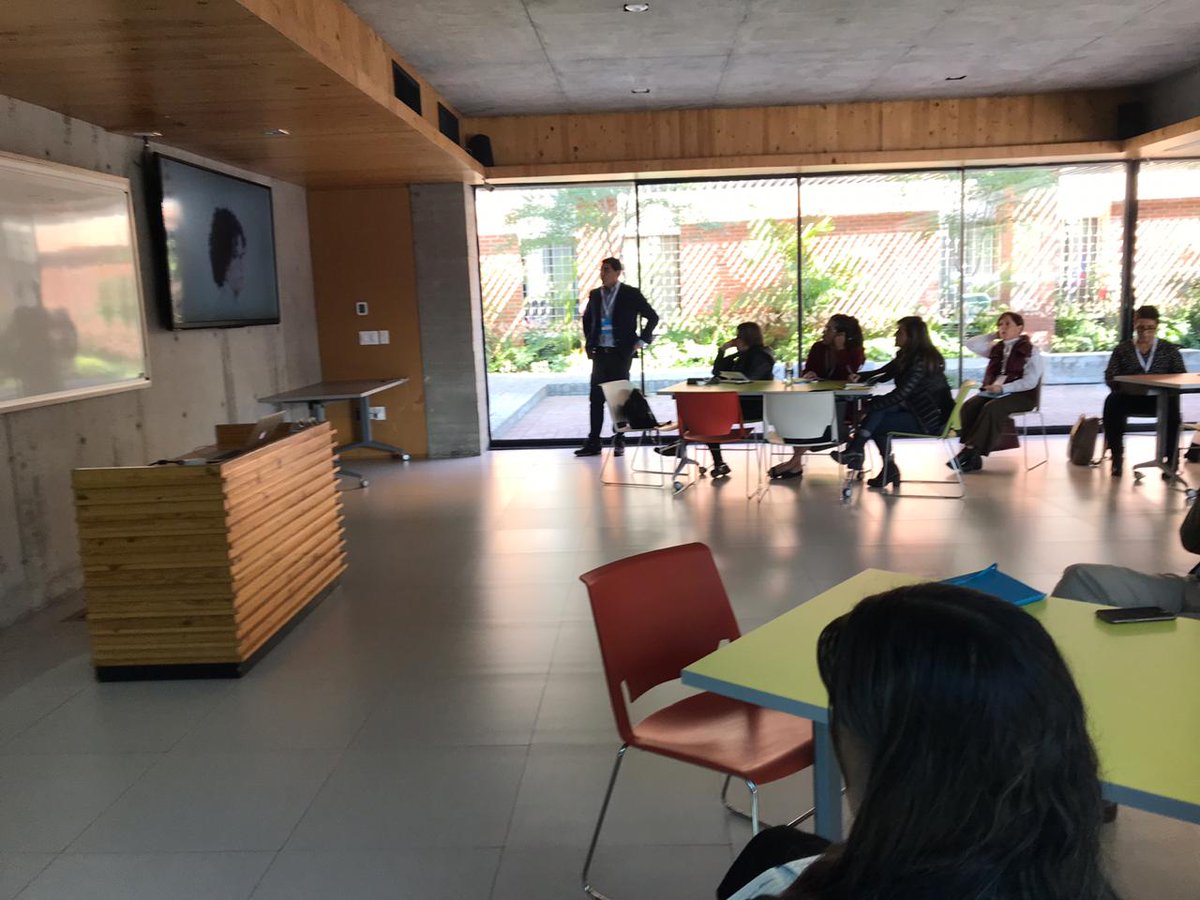 primelearningmx's tweet photo. Agradecemos a @oscarabellon las actividades que dirigió en el #PLB2019, donde nos compartió de su experiencia dirigiendo el Colegio @EscolapiosSoria 
#SoyPrime https://t.co/gbl9Do6xEW
