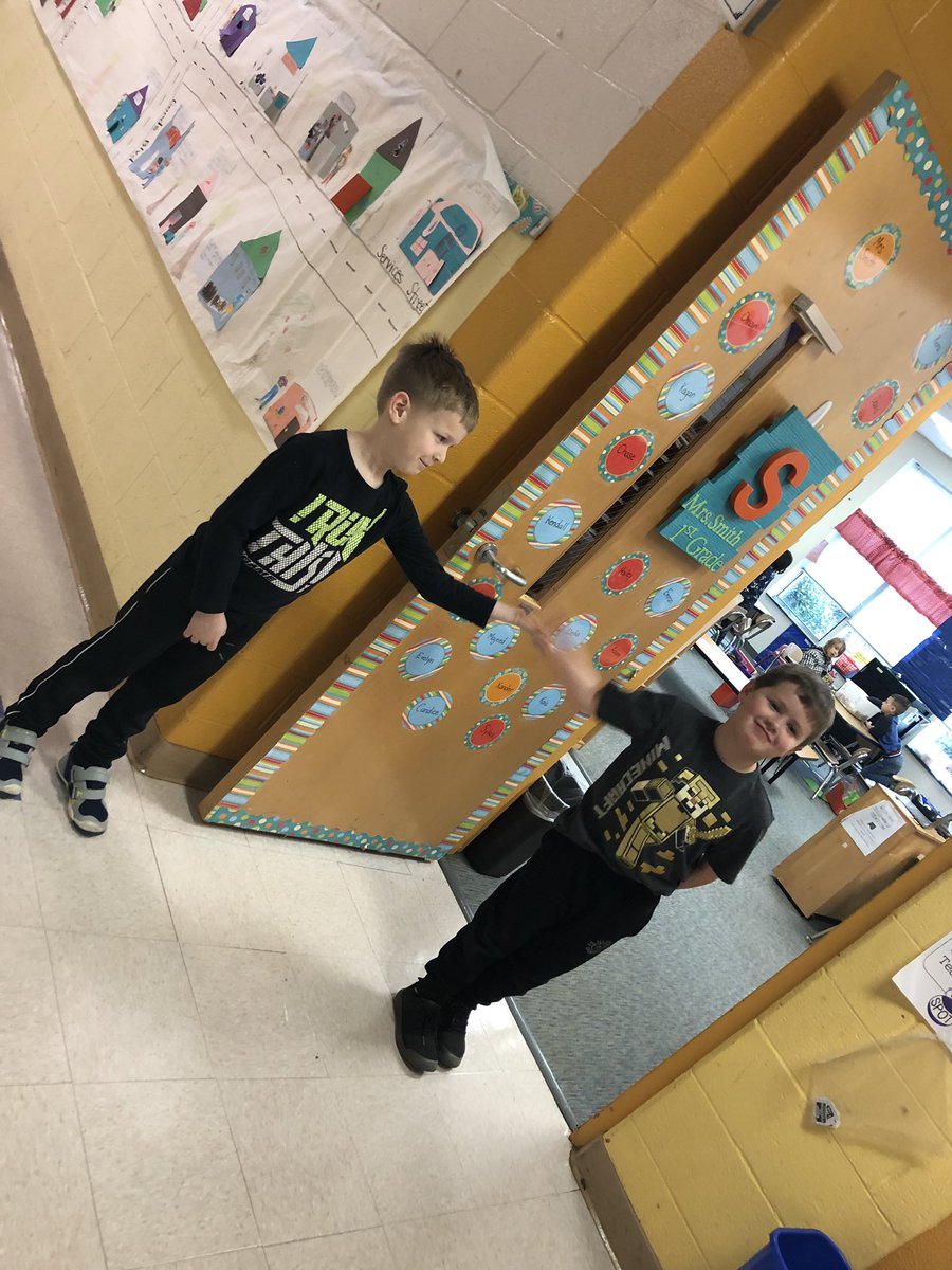 MrsLSmith_CCSD's tweet image. I wish this photo could be done using the live feature!  My morning greeter routine is in full effect starting this week.  Greet each other, high🖐 or fist 🤜 , make eye contact.  Great first day trying it out!  @HSESCheetahs #morninggreeter #firstgrade #iteachtoo