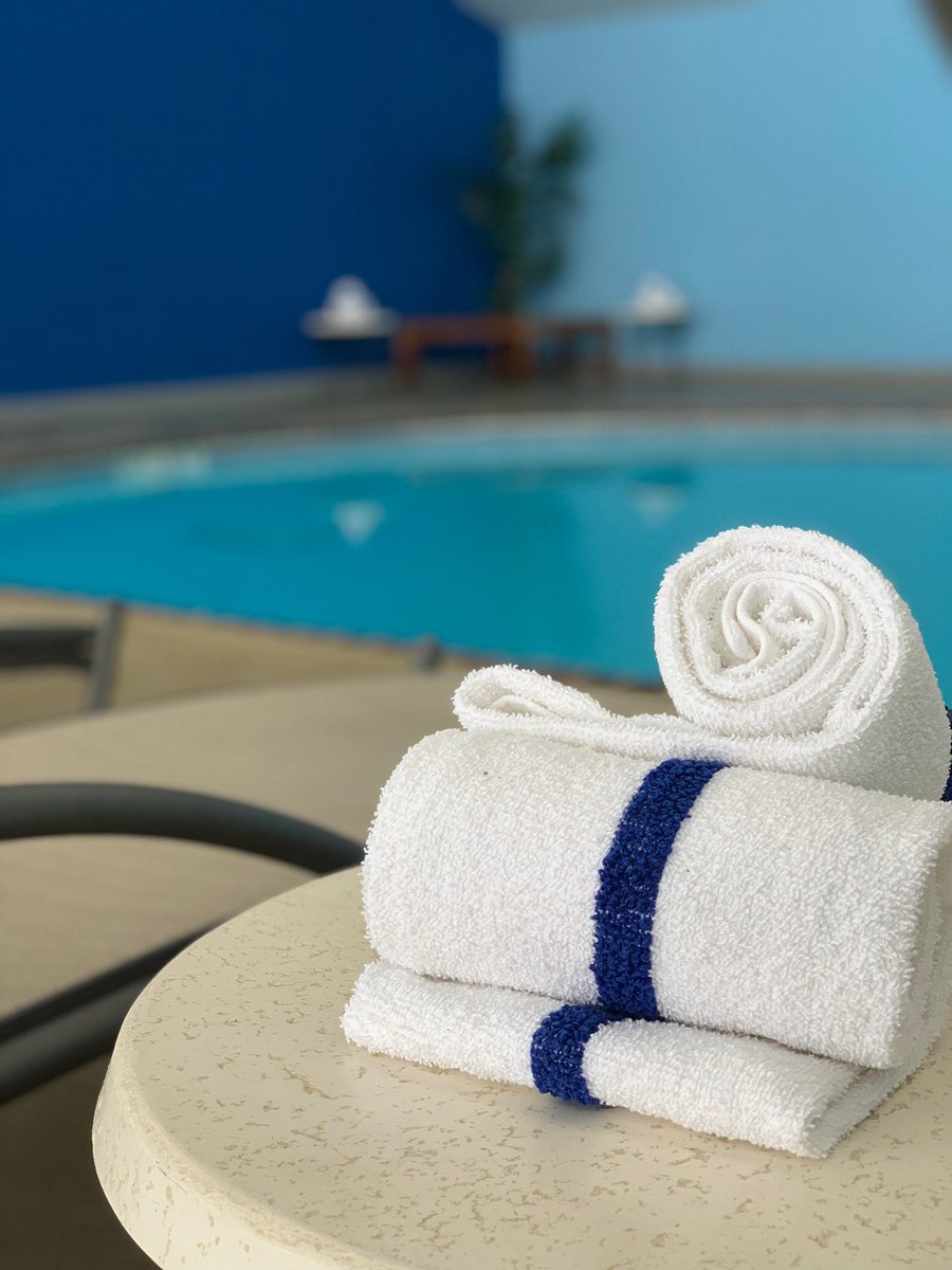 RadissonMadison's tweet image. Madison may be covered in snow but our pool is warm and ready for you! #staycation #SimplyDelightful #snowday #poolday