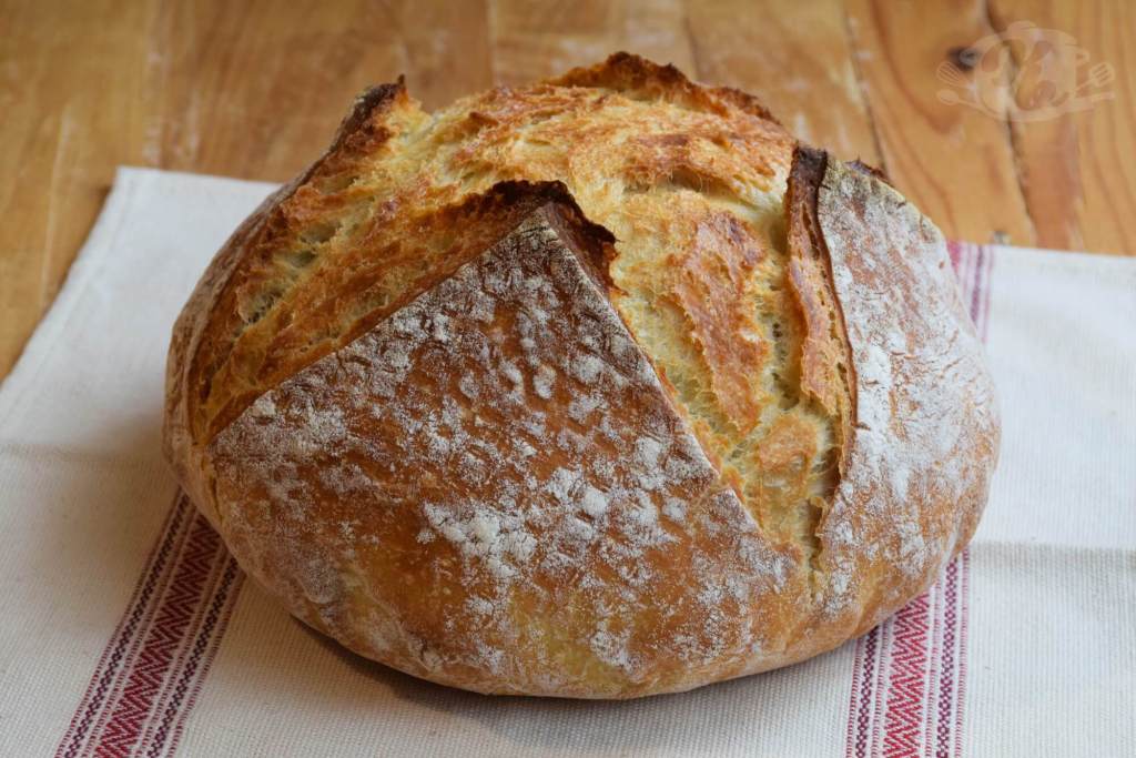 Novo na Kuvajmo: Recept za domaći hleb koji se ne mesi iliti No knead bread - ODLIČAN, HRSKAVE KORICE :) kuvajmo-blogovski.com/recept-za-doma…
