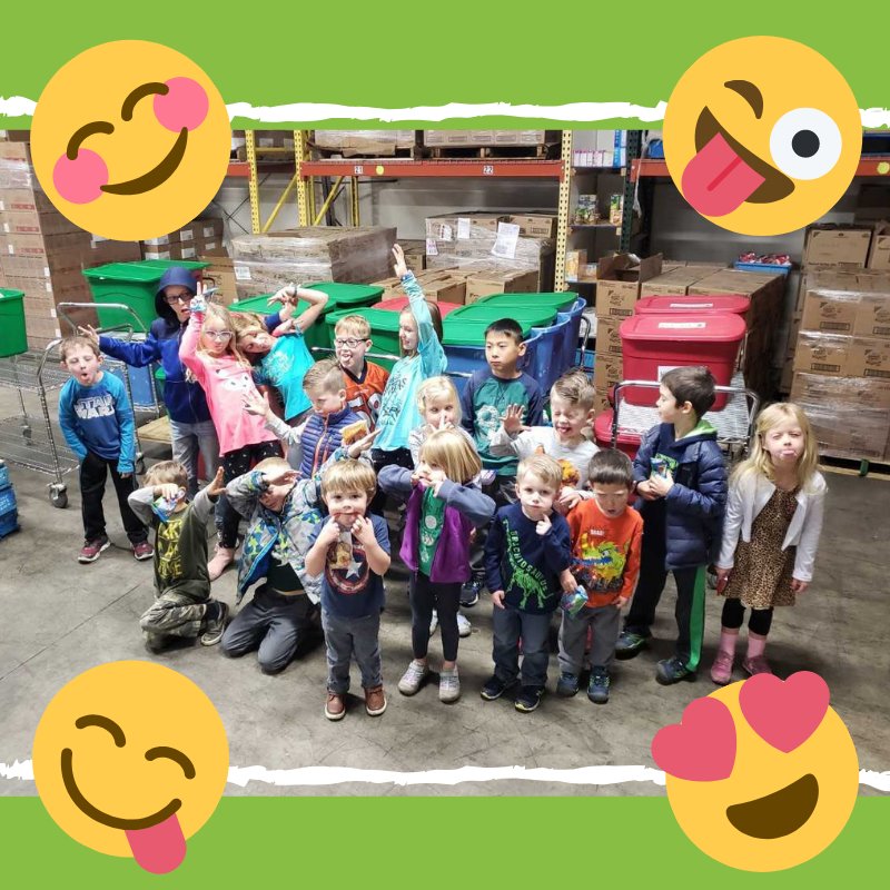 KidsAidColorado's tweet photo. When the New Emerson kids come to the warehouse, they mean business...and a little silliness, too! These awesome little humans packed 270 bags of food in the blink of an eye. #kidshelpingkids #ourfutureisingoodhands #kidsaid #thebackpackprogram #westslopebestslope #weared51 https://t.co/dEx6u3ZO0b