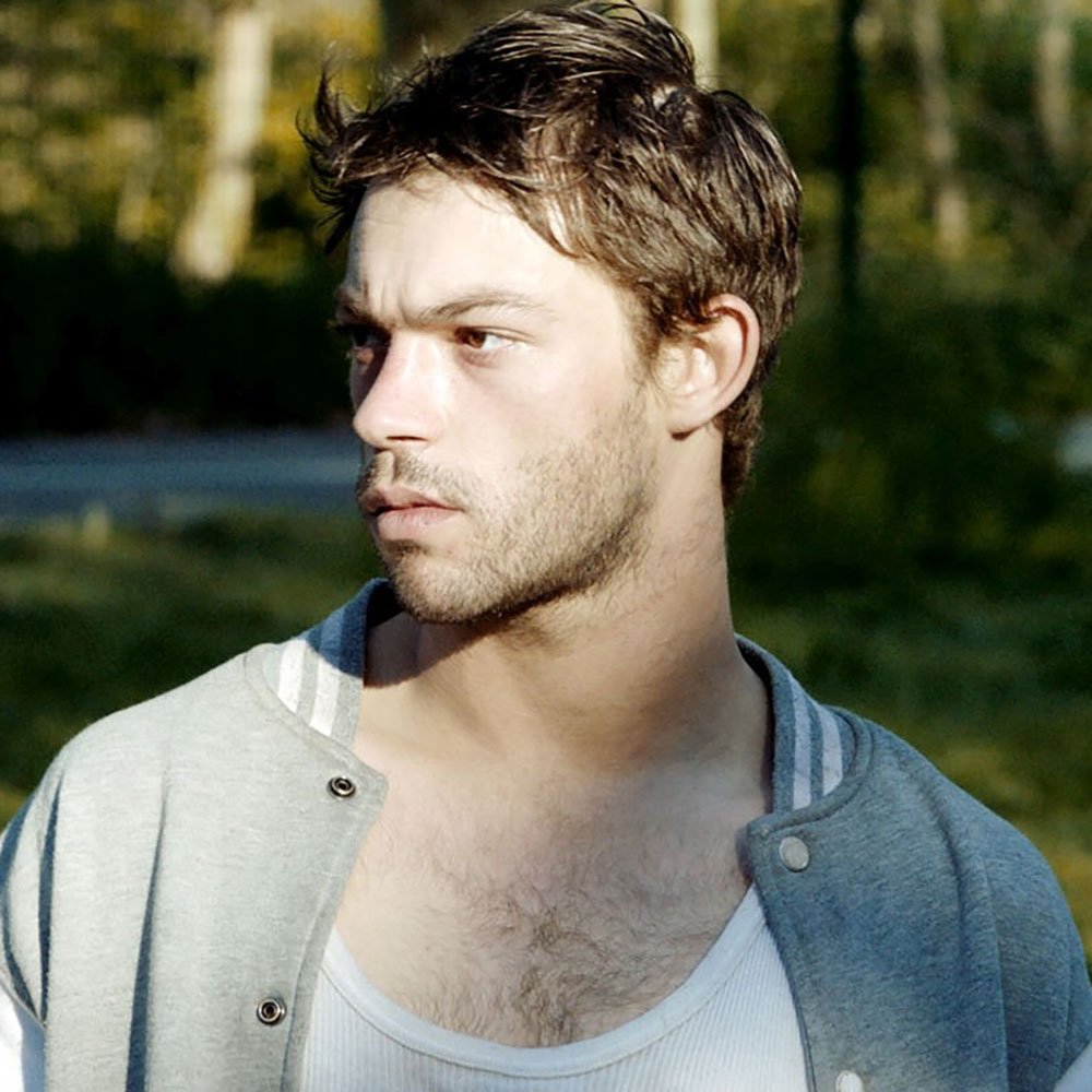 New Sauvage Trailer – The gay prostitute movie that divided Cannes is coming soon ow.ly/FFZI30nueWK