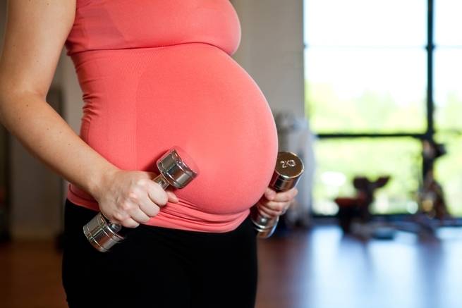 PopSci's tweet photo. Is it safe to lift weights while pregnant? https://t.co/e6tqMXF0Pc #MuscleMonth https://t.co/yoyR7I9k6Y