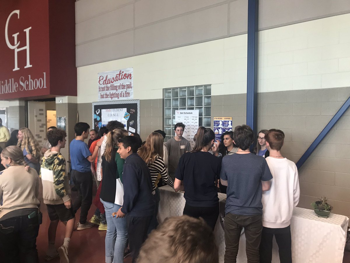 MeLoPappas's tweet photo. MECHS recruitment goin’ on at CHMS!  #ToPepRalliesAndBeyond #KeepinItGoin #MECHSfamily  @CHMS_Principal @cisdnews @Jewelsaw4 @kerrygain https://t.co/3tix1poTbj