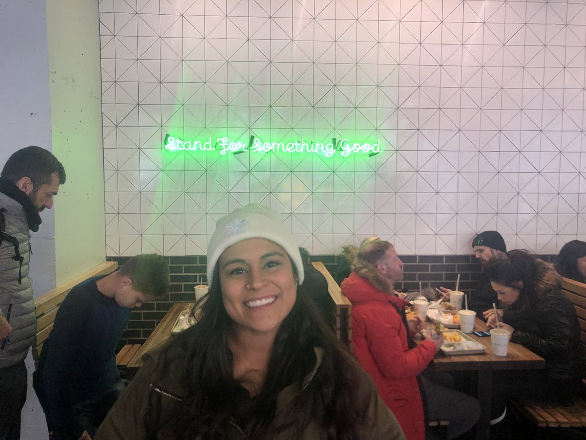 AshtonTomlinEdu's tweet photo. snagging some shake shack for lunch with @chatham2college #CACforum https://t.co/DlJeaQICH2