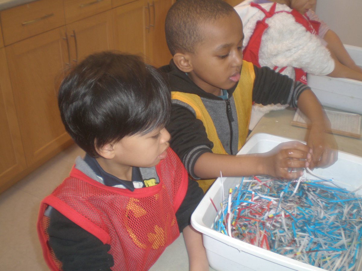 PjFast1's tweet photo. N/K went to MB.  Children's Museum for the  program "Paper, Trees and Me". We learned about trees &amp; how they help us. We  made paper with recycled materials &amp; petals &amp; seeds. Rm. 3 will plant the paper we made to see if the seeds in it will grow- another level of recycling. https://t.co/CZtZP4TI1m