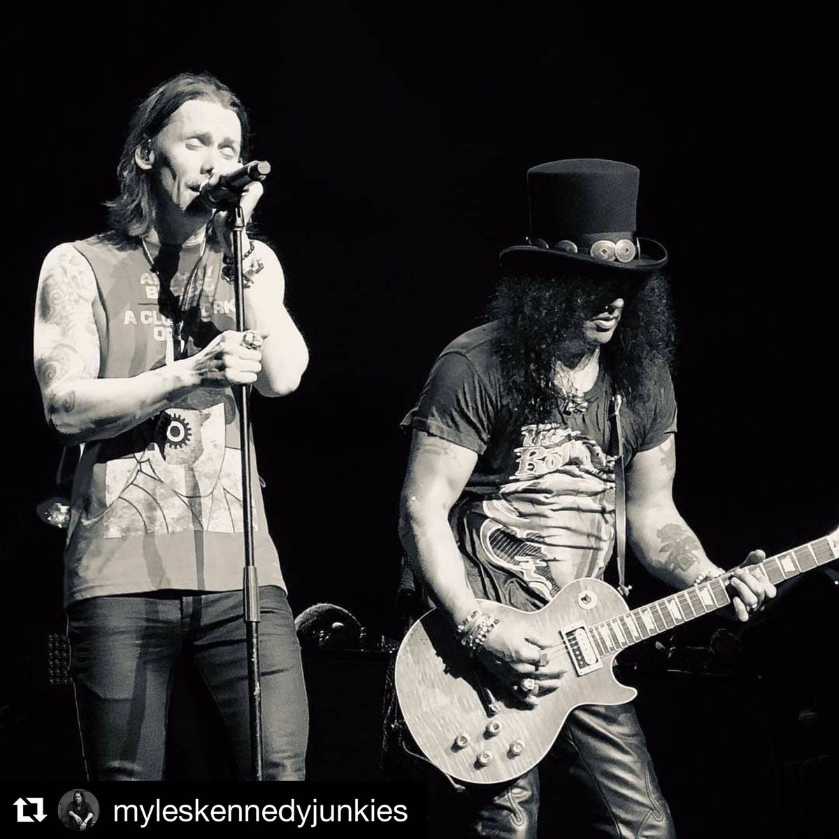 #Repost @myleskennedyjunkies with <a href="/get_repost/">Repost</a>
・・・
Beautiful... ❣🎈
Reposted from @megs_oo_ -  Birthday gig, Awesome night front row @officialmyleskennedy <a href="/toddkerns/">TODD KERNS</a> <a href="/slash/">Slash</a> #Livingthedreamtour #SMKC #Sydney - #slash #brentfitz #toddkerns #franksidoris #myleskennedy 💥🤟🎶🎵