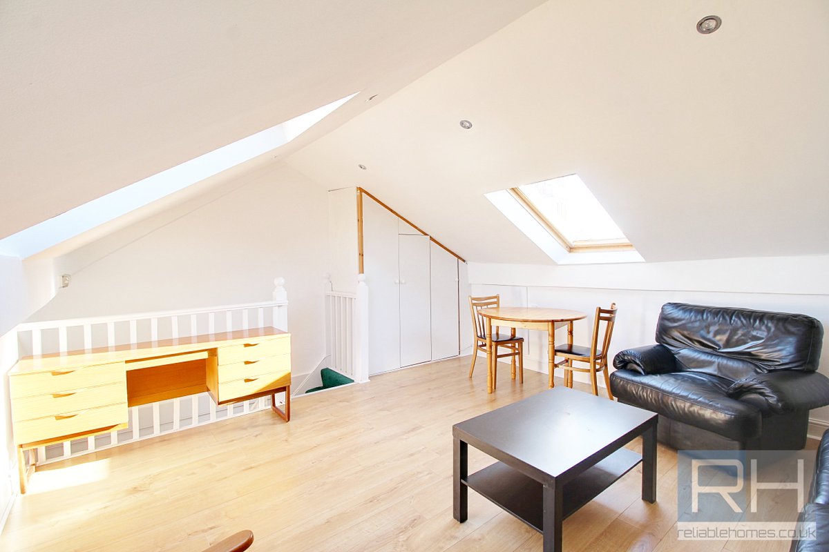 ReliableHomesEA's tweet photo. Amazing 3 bed flat on Willesden Lane, NW6 to let.
To find out more or to book a viewing feel free to get in touch with us.
#lettings #kilburn #westhampstead #reliablehomes #3bedflat #torent https://t.co/E3yHHjLKI1