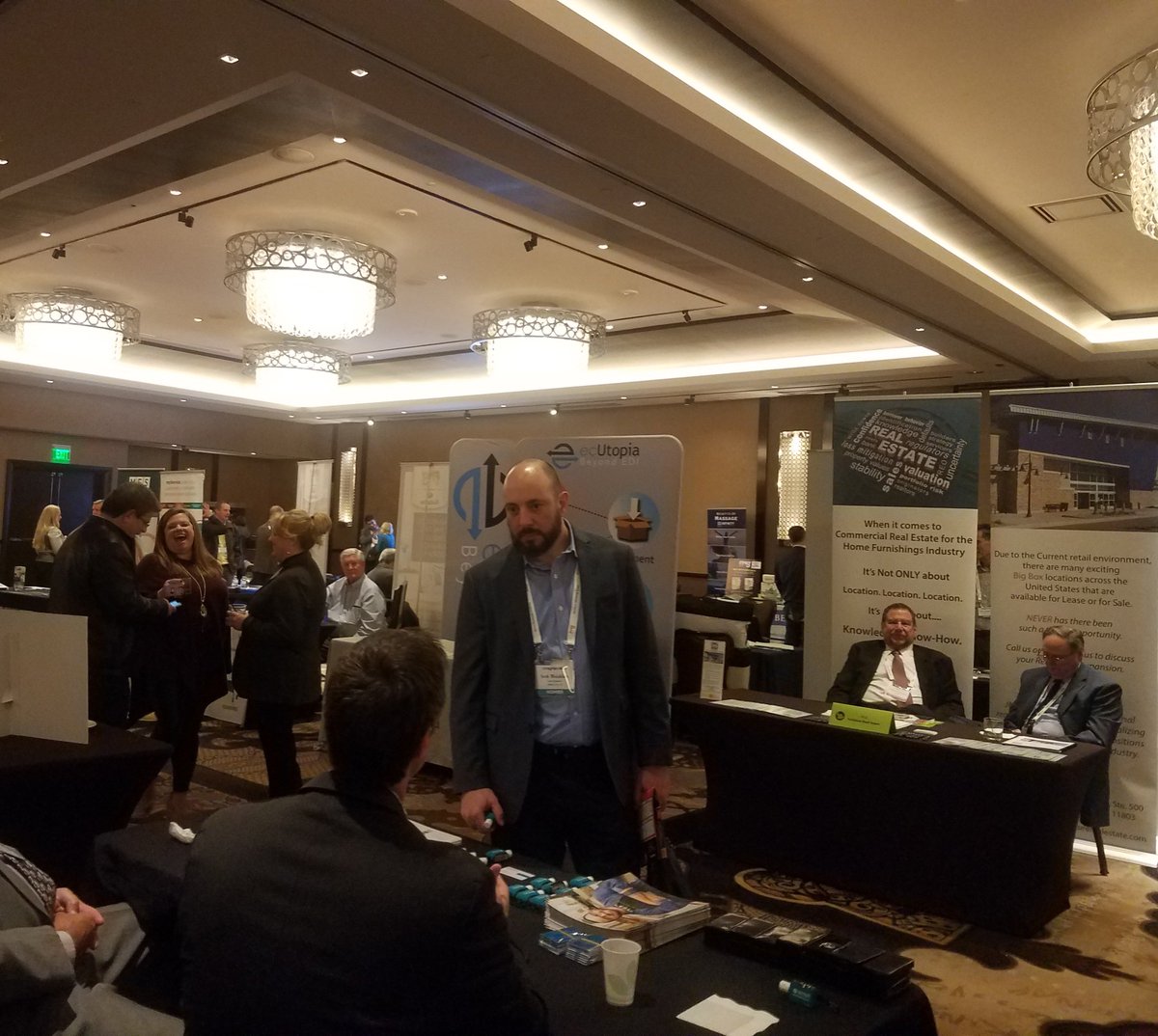 MyLendPro's tweet photo. Hope you got a chance to check out the 2019 #FMG Symposium this past weekend in #LasVegas! Great to see everyone! Here are a few familiar faces! #WarrenPage from @WellsFargo and #MargeeBauer from #FMGbuyingGroup. #ConsumerFinance #RetailFinance #MyLendPro https://t.co/T6vtRhr21g