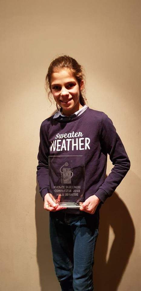 ESSEVEEdames's tweet photo. Proficiat Amélie Depraetere (speelster DU13) met je nominatie sportjongere 2018 van Stad WAREGEM! https://t.co/61520hu1Ke