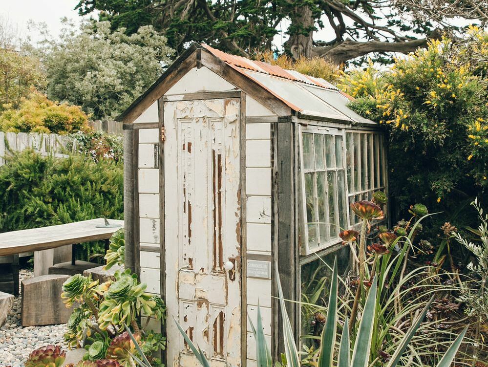 SelinaOakes's tweet photo. New Review: "Glasshouse Greenhouse @Haarkon_ is a visual joy that picks the reader up &amp; out, into a dreamy world of rainy days." Image: Sunhouse (ii) San Francisco @PavilionBooks. Thank you @Photomonitor for publishing https://t.co/1u5ef8DlAV https://t.co/3tniNKwrDM