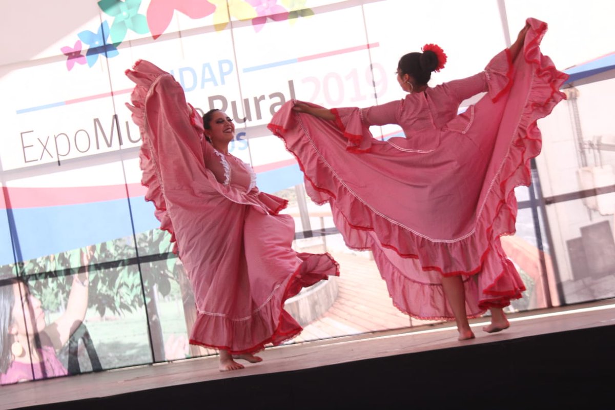 MediacoopChile's tweet photo. EXPOMUNDO RURAL LOS RÍOS 2019 CONVOCÓ A 32 MIL PERSONAS EN VALDIVIA.  #Valdiviacl #Indap #expomundo
https://t.co/LwQDfrsPVQ https://t.co/eIKzWCS26F