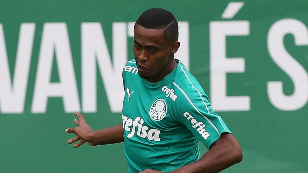 Palmeirasnatico's tweet photo. #Felipão “Nós temos que encontrar um equilíbrio na parte física, depois de tudo isso, nossa equipe tem que ter um conhecimento de como joga o #CarlosEduardo, joga o #FelipePires, a velocidade, onde é que eles precisam receber essa bola” https://t.co/ykcNvm0hqH