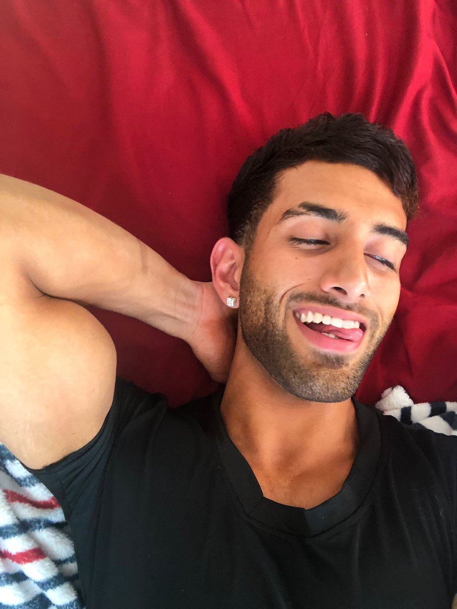 yourfavbrwnboy's tweet photo. I’m back. Who missed me? https://t.co/fDBhLo12Uu
