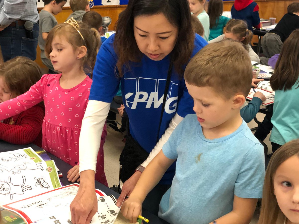 KPMG_US's tweet photo. Our #KFFL volunteers had an inspiring afternoon last week delivering 1,200 new books and engaging with students, teachers and administrators @PonderosaTigers Elementary School in Paradise, CA to support those impacted by #CampFire. #BookstoKids #TangibleDifference. https://t.co/VNHg4wRXP1