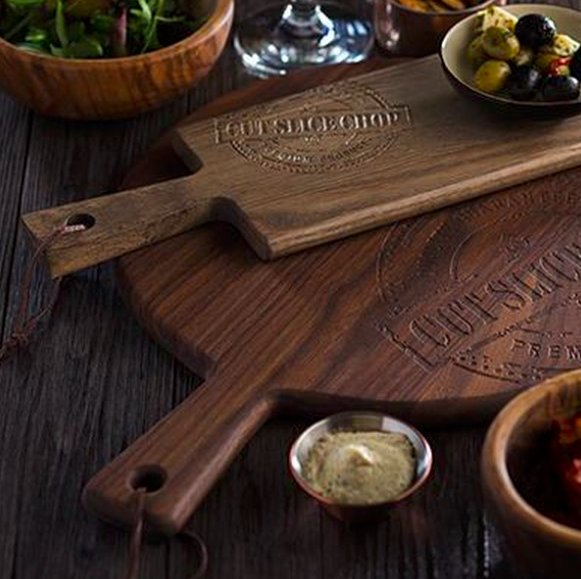 WalkingMatters's tweet photo. Appetziers...Charcuterie...Pizza? What will you serve up on @HospitalityGlas's new range of Nevada boards? 
Available in both Walnut &amp; Ash 😍
#TabletopMatters
#utopiatableware @UtopiaTableware @CreativeRDUK#chefsaroundtheworld #truecooks #chefsstyle #artofplating #tabletop https://t.co/BA9FFFP8XT