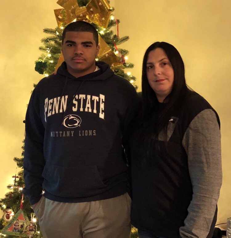 Sportsmom_37's tweet photo. #MCM #MyIan!! He’s my favorite EVERY day but especially on a Monday when his report card comes out!! #ThatsMyBaby!! #ProudMomOfAStudentAthlete!! #HesGotGoals!! #ClassOf21 #Hardwork!! 💪🏼🏈📚💙 https://t.co/wFo0enC3d0