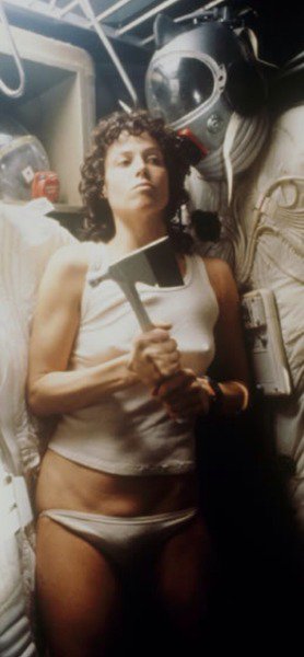 Alien filminin büyüleyici kadın karakteri Sigourney Weaver donlu atletli.Si...