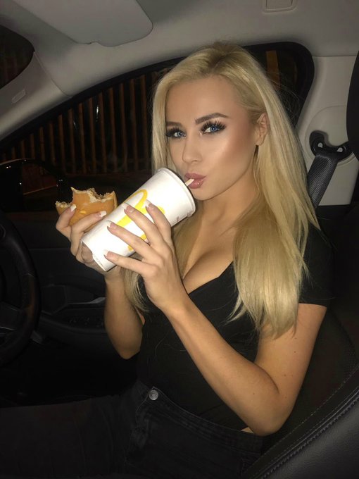 In my happy place 🍔 https://t.co/yoHBRDHLQN<a href="/tag/pancakeday"class="tags"><span>#pancakeday</span></a>