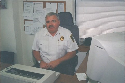WatertownPD's tweet photo. It is with deep sadness that Chief Lawn announces the passing of retired Lt. Bob McElroy. Lt. Mac's charismatic personality and larger than life persona will be missed by all. Thank you for your service LT. #LtMAC #badge223 https://t.co/5jIzB7JI4D