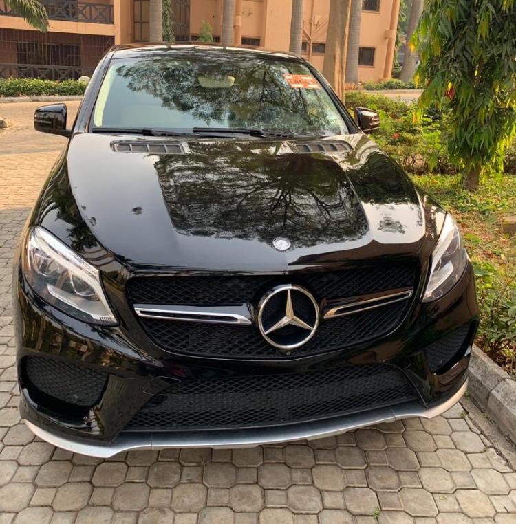 autoconsultng's tweet photo. Mercedes Benz GLE 450 4matic coupe
2017 model 9-shift speed automatic transmission
All wheel drive
362 HP 5,500-6,000 rpm 3.0L V6 biturbo
It's called King of the Road.
Price N40million Naira.
#Abujabusiness
#AbujaTwitterCommunity
#DavidoLiveAtO2 #Rich #BILLIONAIRE DM me ๐ฐ https://t.co/L7cQpuUtHP