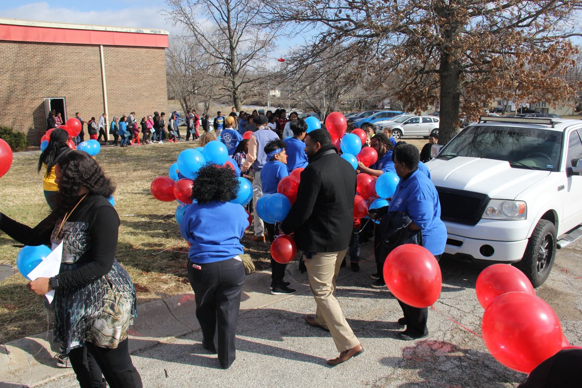 kclinc's tweet photo. LINC and Ingels Elementary celebrate the 2nd annual Dominic's Day honoring the life of 9-year-old shooting victim Dominic Young Jr. @HMC1Proud @HMC1MeYouUs #dominicsday https://t.co/x3NTOAAn1Z