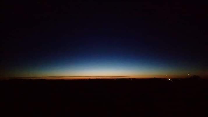 Night Colours from Frithville Lincolnshire #StormHour <a href="/StormHour/">#StormHour</a> #biglincolnshiresky <a href="/LincsSkies/">Lincolnshire Skies</a> <a href="/DeepingsSkies/">The Deepings Skies</a> <a href="/BBCWthrWatchers/">BBC Weather Watchers</a> <a href="/EarthandClouds/">Earth and Clouds</a>