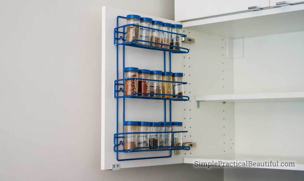 SimplePracticaI's tweet image. How to Add a Spice Rack to an Ikea Cabinet Door simplepracticalbeautiful.com/how-to-add-a-s…
