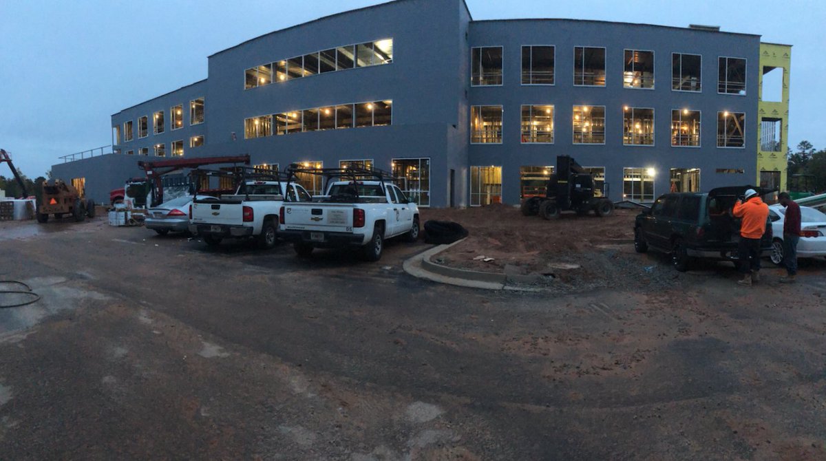 StoreFrntSys's tweet image. Mt Vernon Presbyterian School in progress With @YKKAPAmerica 45 TU and YCW 750 aluminum and @view_inc_  Glass