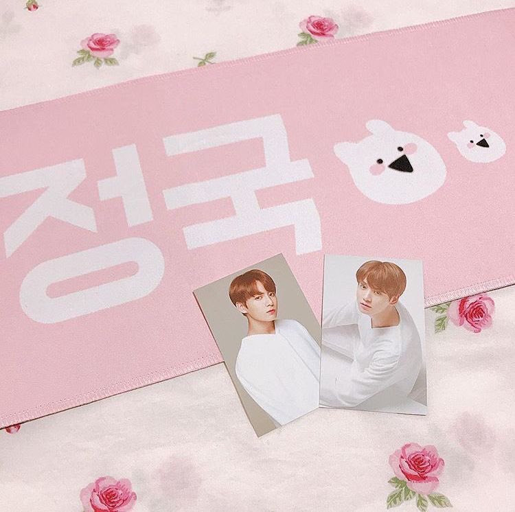 eclipseggukie's tweet photo. 3.5k giveaway ! 🍒🍌🍑🍇🍓

BTS lomos (unofficial)

— rt and like 🍒
— must follow me 🍒
— notifications on 🍒
— comment your fave emoji🍒

extra entries? 

— like my pinned 🍑
— tag @BTS_twt 🍑

ends when i reach 3.5k ww. 

(pics just for show. not mine) https://t.co/gwvzWw866F