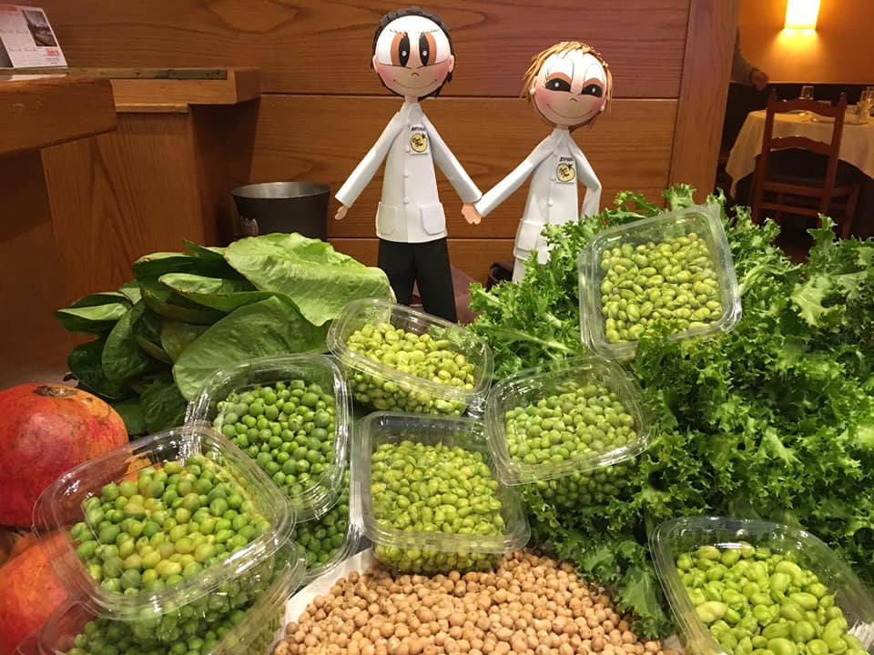 dECOmunicacio's tweet photo. Com a agència de #comunicaciócorporativa estem content de generar #bonesnotícies. El col·lectiu @cuinavalles ha organitzat un #homenatge #gastronòmic a les primeres #favetes de la temporada. Els 8 restaurants que l'integren cuinen, fins al diumenge 3 de febrer diferents plats. https://t.co/FLb5uSC7fd