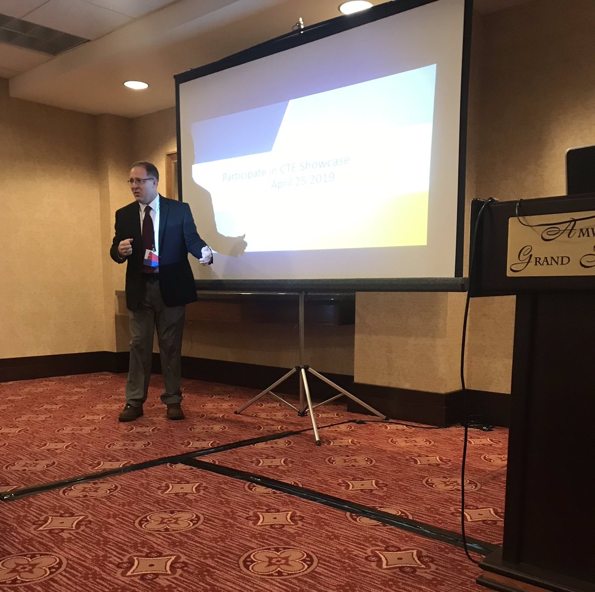lisahungerford's tweet photo. CTE Conference where experts are sharing career development best practices. @mrfiebig providing strategies on building relationships with your Elected Officials. #maisd #muskegonmade @muskegontech https://t.co/BBCGmL2THd