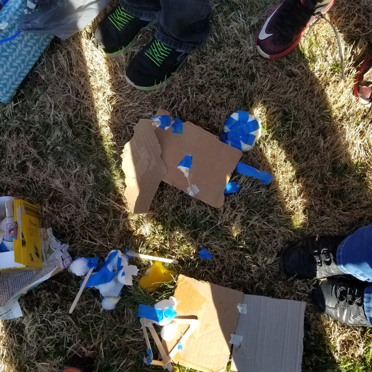 lynn113113's tweet photo. Mars rover landings at the end of 3rd grade solar system unit. Students were given a 1lb weight with an egg on top. If the egg busted then the rover did not make it. #STEM https://t.co/wlaBVdlHJg