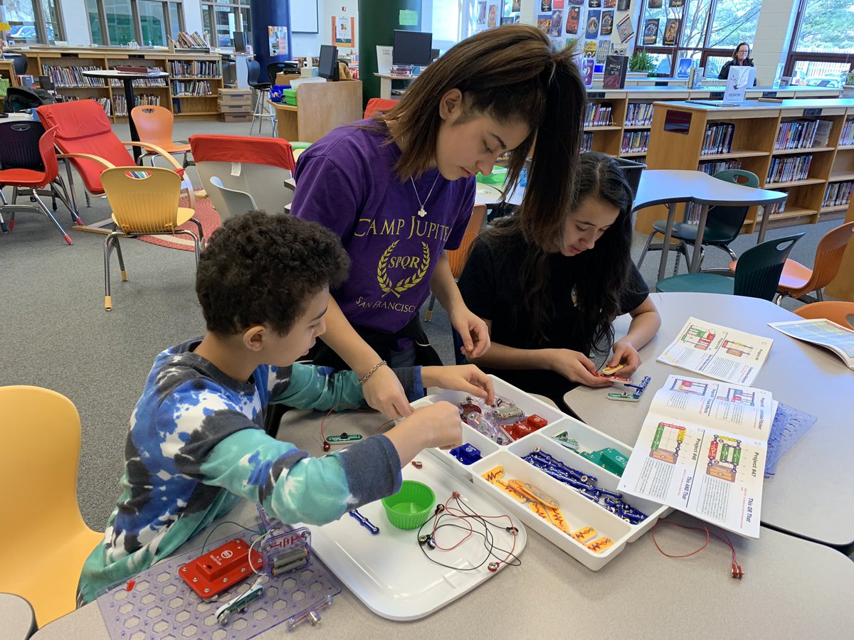 kilmerlibrary's tweet photo. Today we welcomed Mrs. Ehsani’s Science classes for a variety of #makerspace activities! #IOblocks #Kevaplanks #snapcircuits #takaparttech #stackingcups #ourkms https://t.co/5APpOTODn8