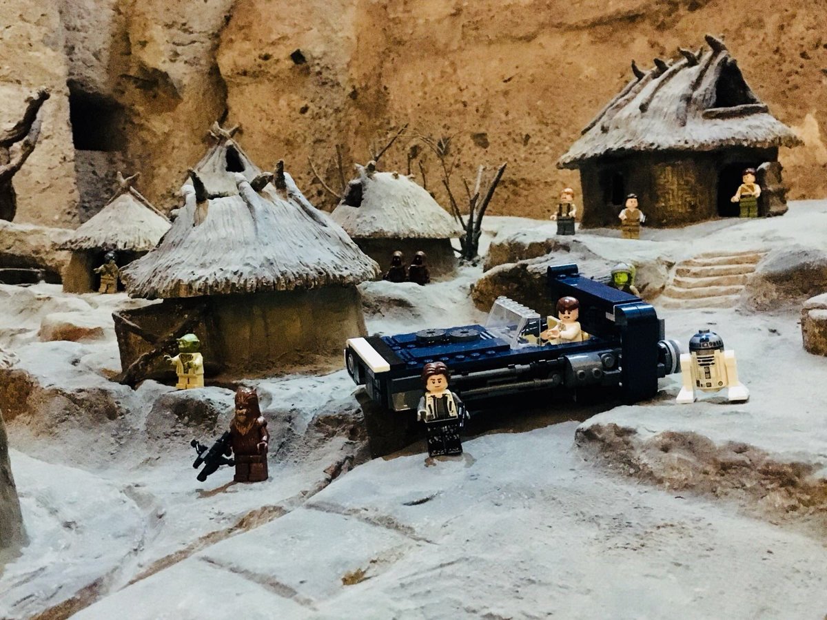 ‘<a href="/starwars/">Star Wars</a> fan alert!

The Rebel Alliance has been spotted today in a little hilltop hut village in Palatine Museum, Rome!

#InternationalLegoDay