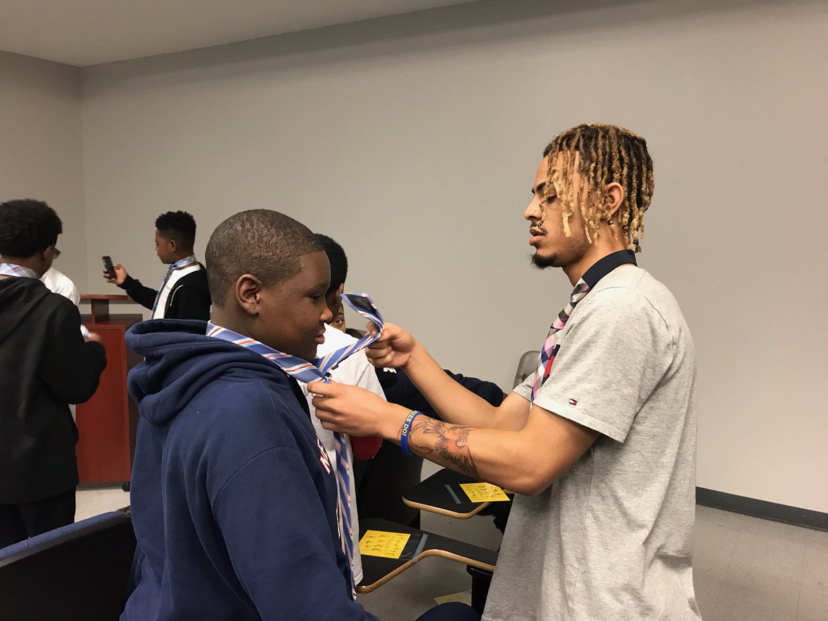 NCAT_VIL_MM's tweet image. The #NCAT #VILMM Aggies enjoyed the 2019 Student Leadership Conference. They enjoyed the Boys to Men Presentation by former #AggieAlumni Mr. Maurice Stuart. They discussed peer pressure, college &amp;amp; career choices, etc. during the Student Discovery Panel. #FutureofSTEM @Base11stem