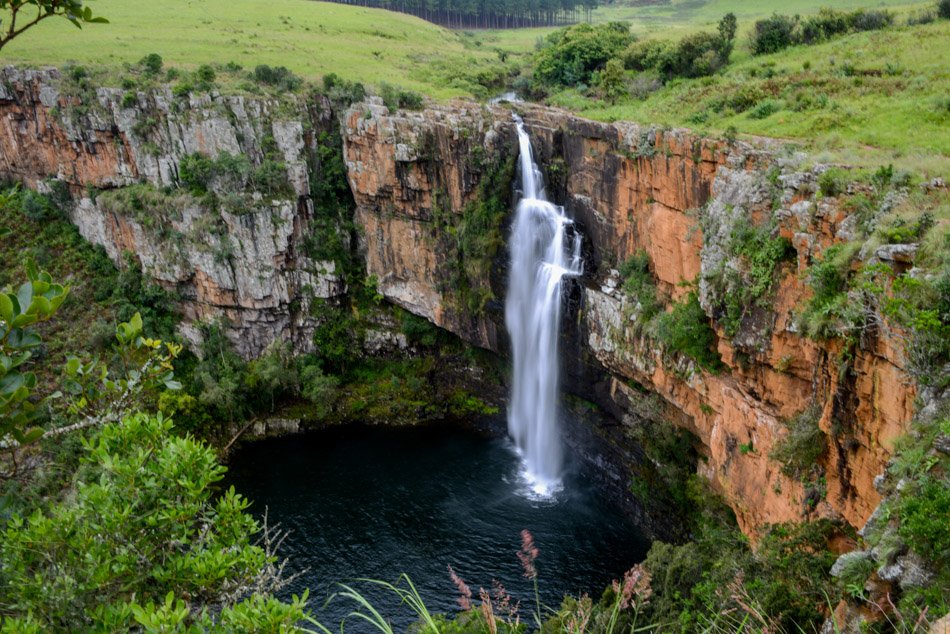 Panoramaroute bij Blyde River Canyon: stunningtravel.nl/panoramaroute-… #zuidafrika #blyderivercanyon #blyderiver #berlinfalls #lisbonfalls #godswindow #panoramaroute #threerondavels #wonderview #bourkesluckpotholes #kloof #canyon