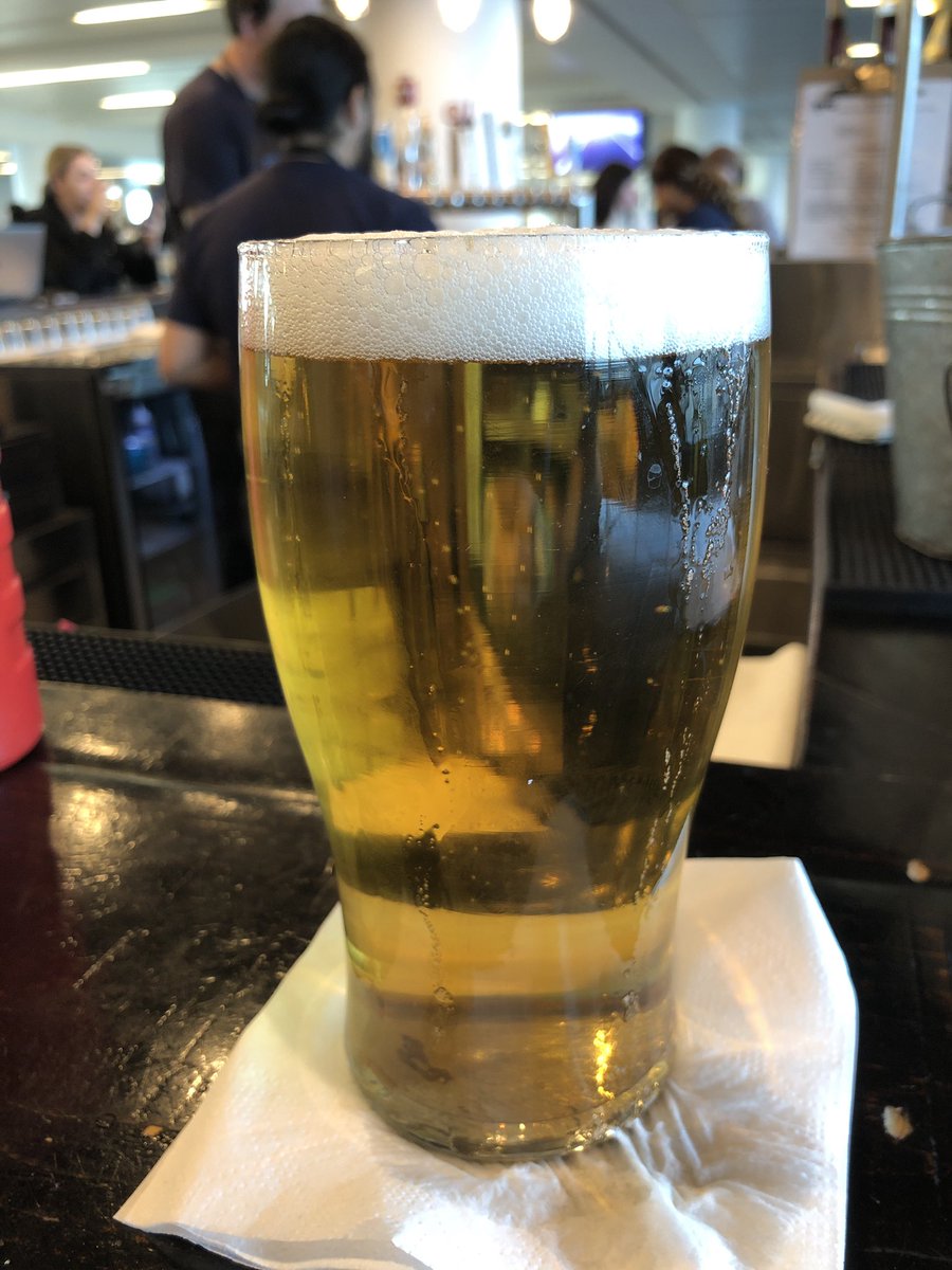 _feriz's tweet photo. Stuck at JFK! Nema veze, ide Stella. https://t.co/g3kmDh5vS1