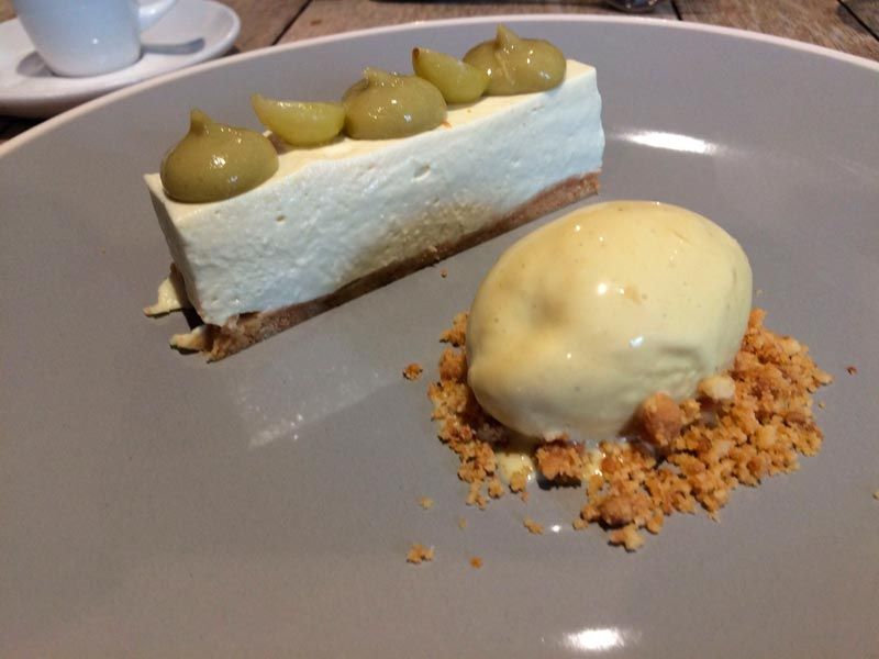 Touristear's tweet photo. Comer en Deeson's Restaurant en Canterbury https://t.co/GTzvZPvhg2
#Canterbury #Inglaterra https://t.co/UjYrVAXhey