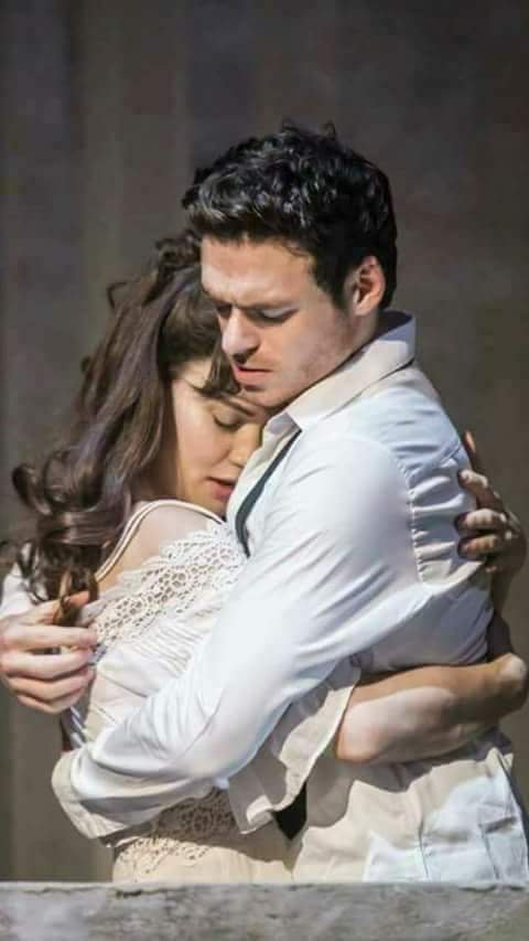 أقترب ....
فعناقك يشفي جنون الاشتياق