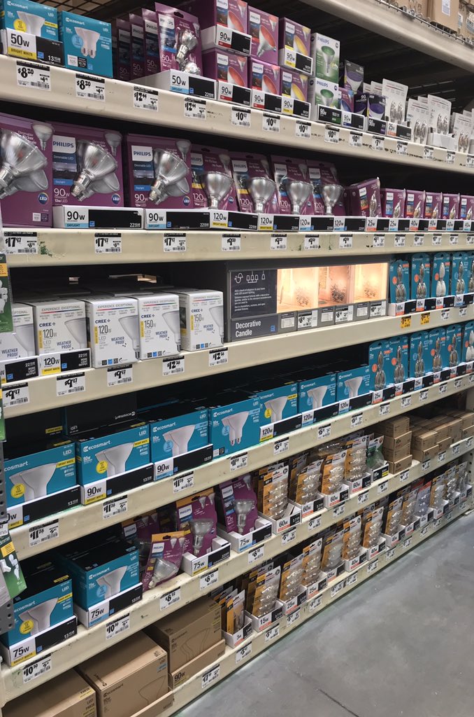 bluepitt79's tweet photo. Filling holes and getting ready to sale some product at the 0526!#driveinstock https://t.co/cEwAgbT6Bi