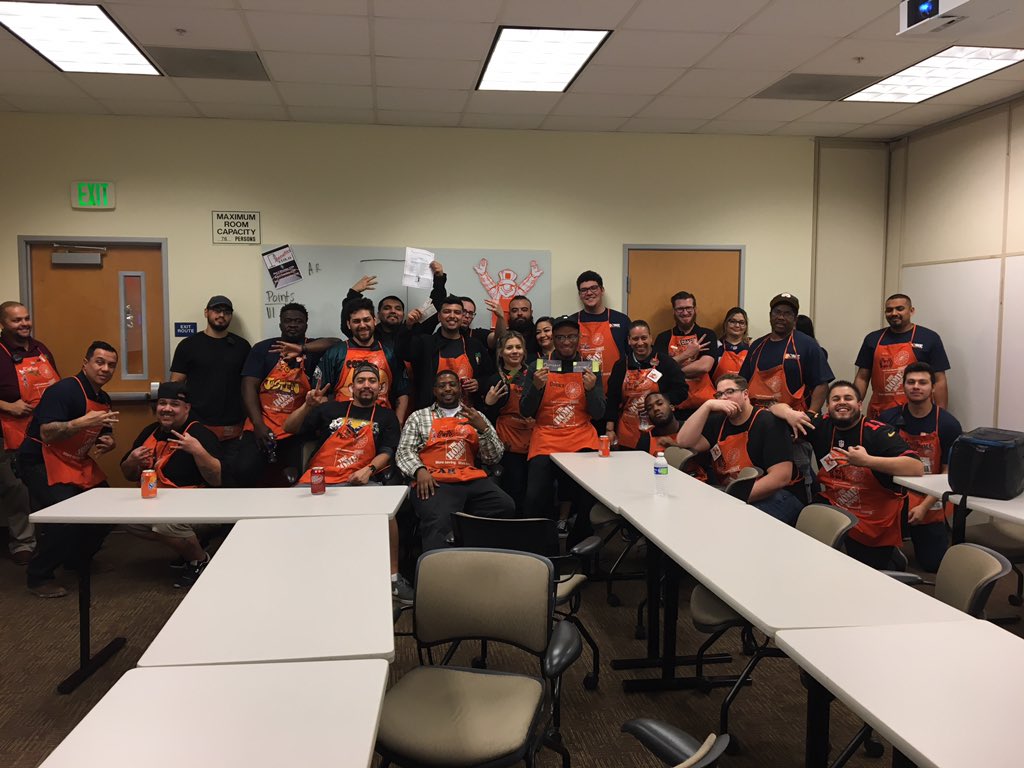 BrandiCassiani's tweet image. Hangman Benefits! Key 3 shouting out the letters to guess the benefit phrase! #workhardplayhard #k3 #THDbenefits @john_abrantes @lajacska01 @lennyatdepot @eschoenTHD @5087Rdc